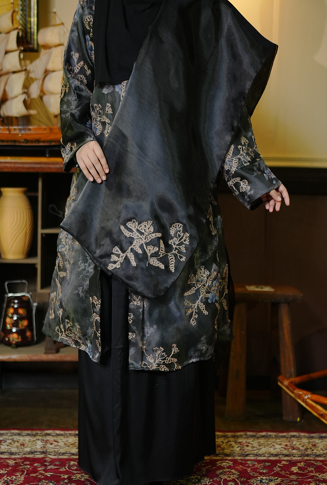 Kebarung Kesuma 2.0 in Black