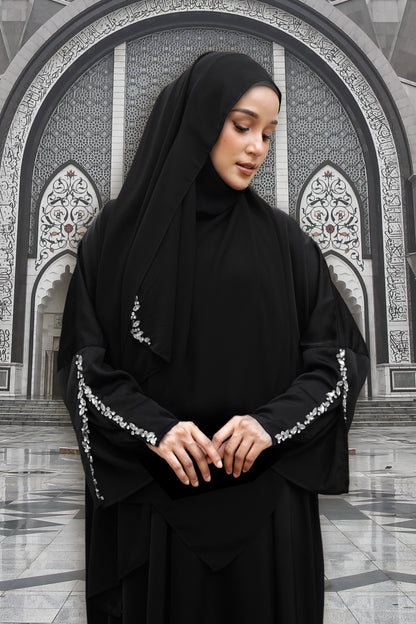 [PRE ORDER EARLY FEB] Qameela in Black