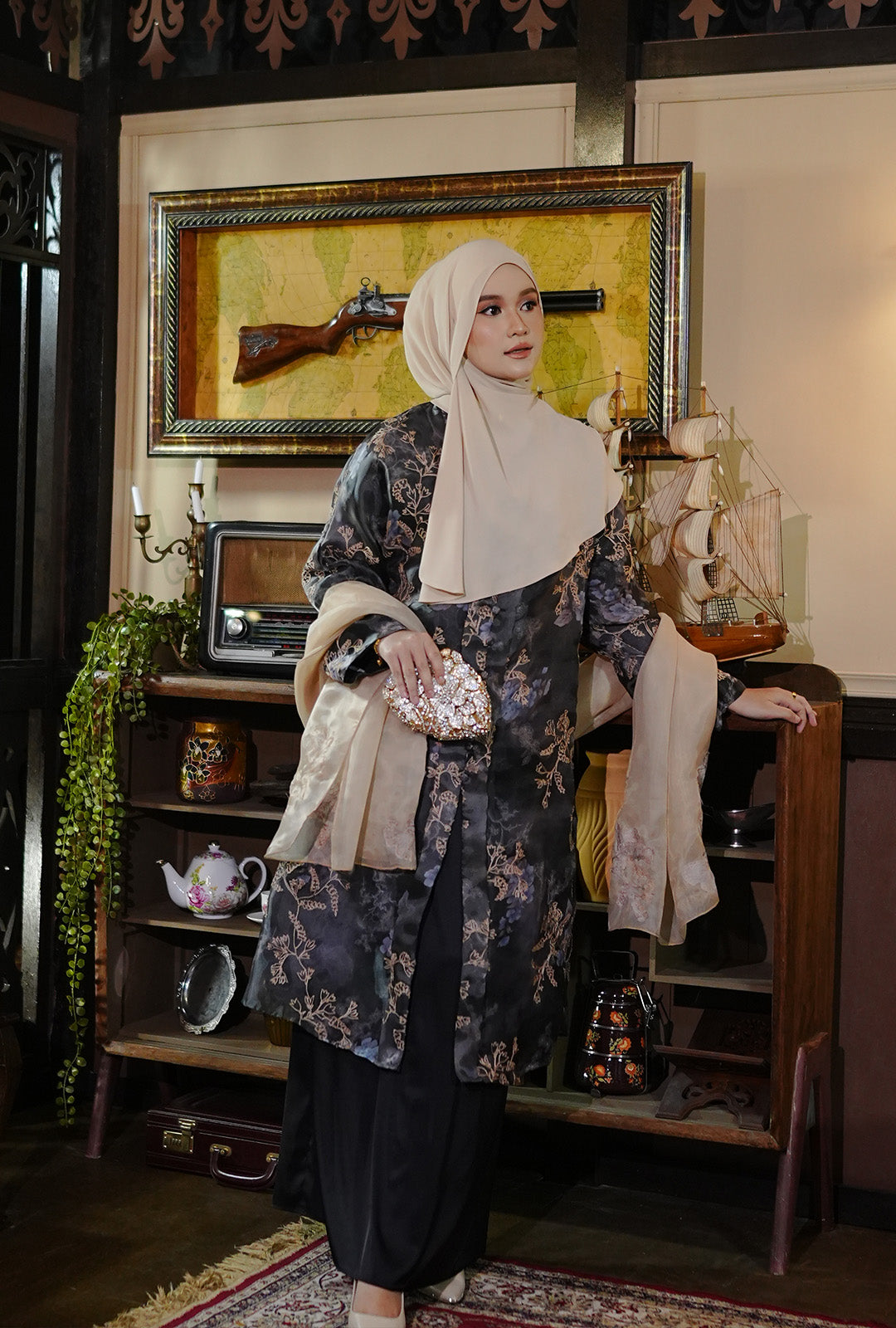 Kebarung Kesuma 2.0 in Black