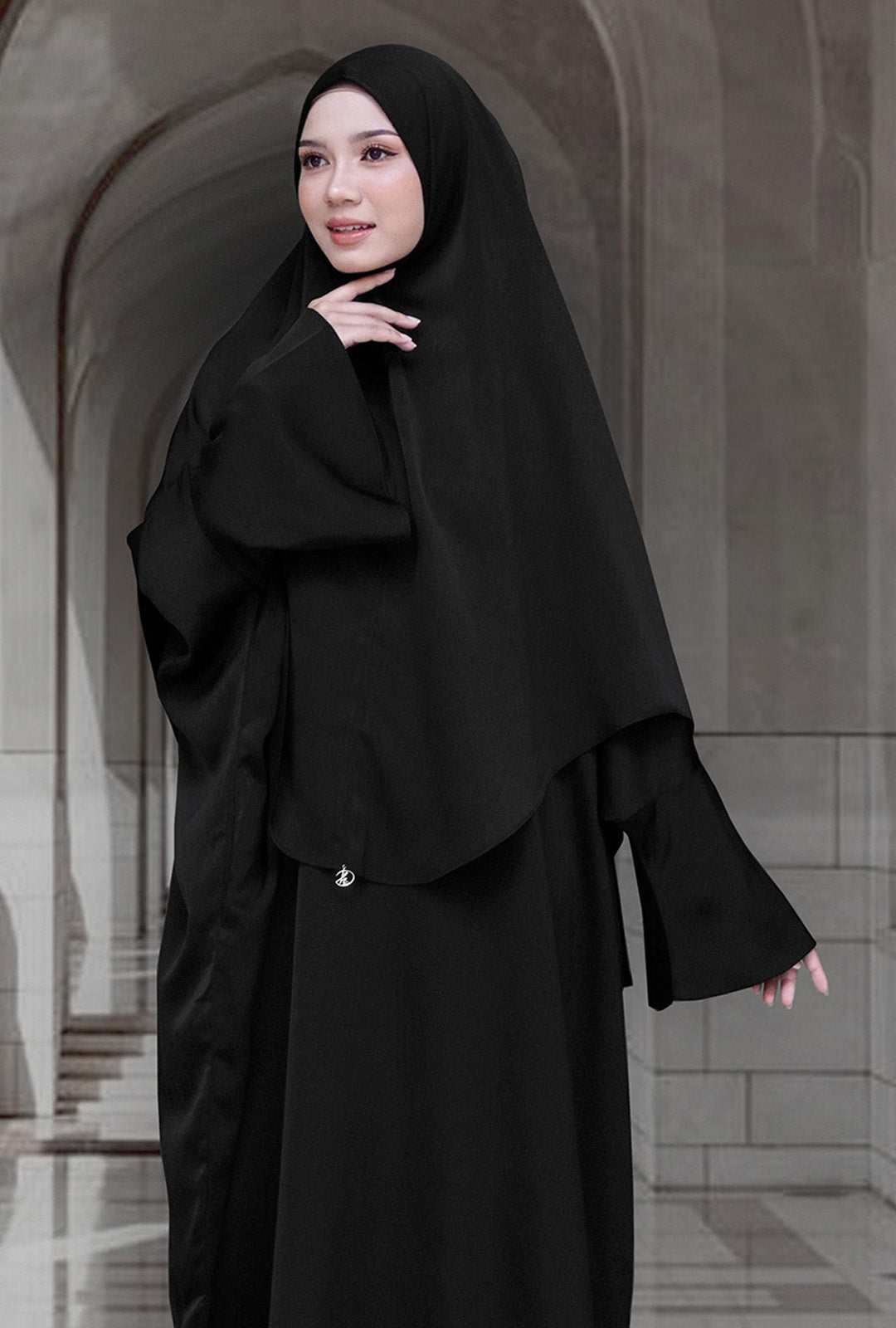 Khimar Khadeeja in Pure Black