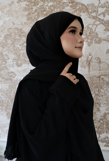 Serene Melur in Black