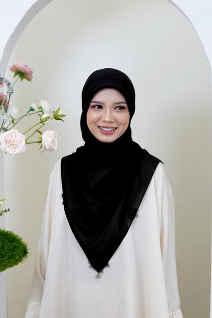 Sumayya Shawl in Black