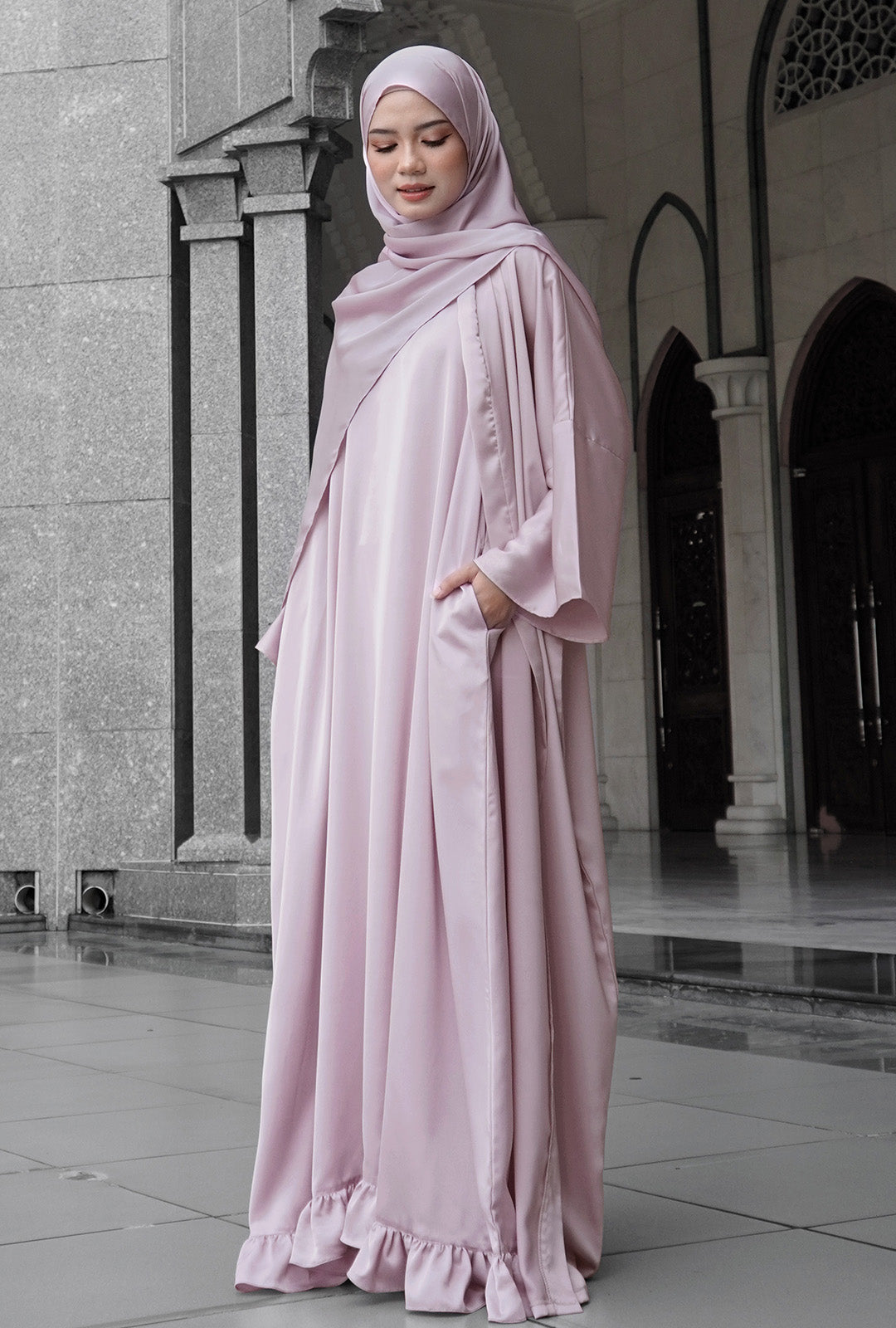 Abaya Inaya in Blush Pink