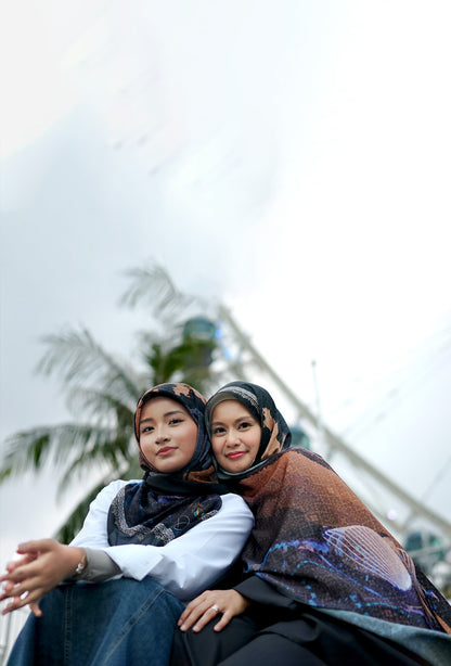 Cahaya Marina in Black