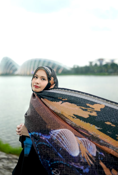 Cahaya Marina in Black