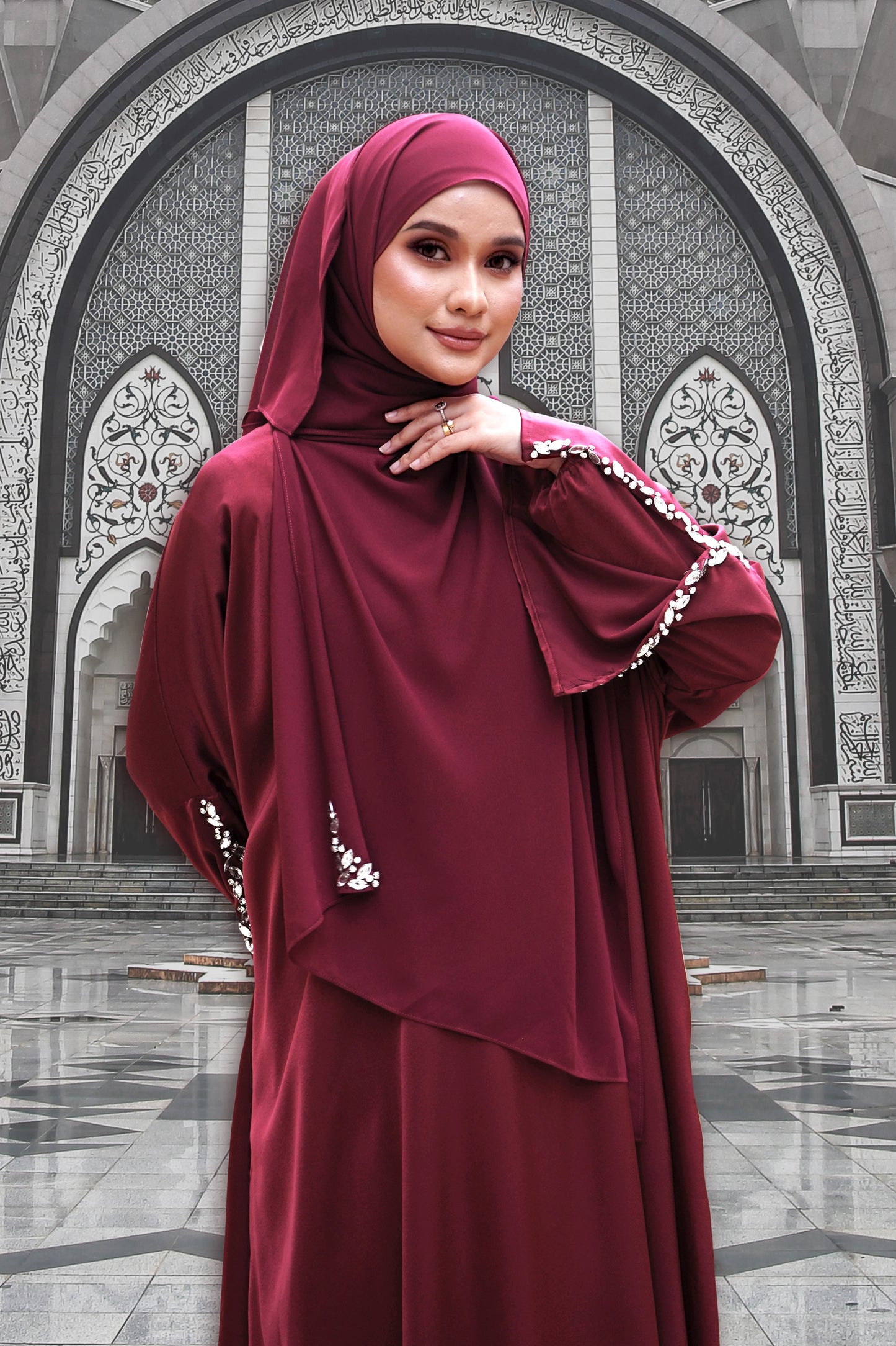 [PRE ORDER EARLY FEB] Qameela in Maroon