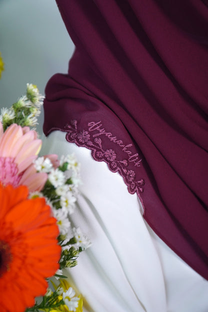 Daisy Shawl in Maroon