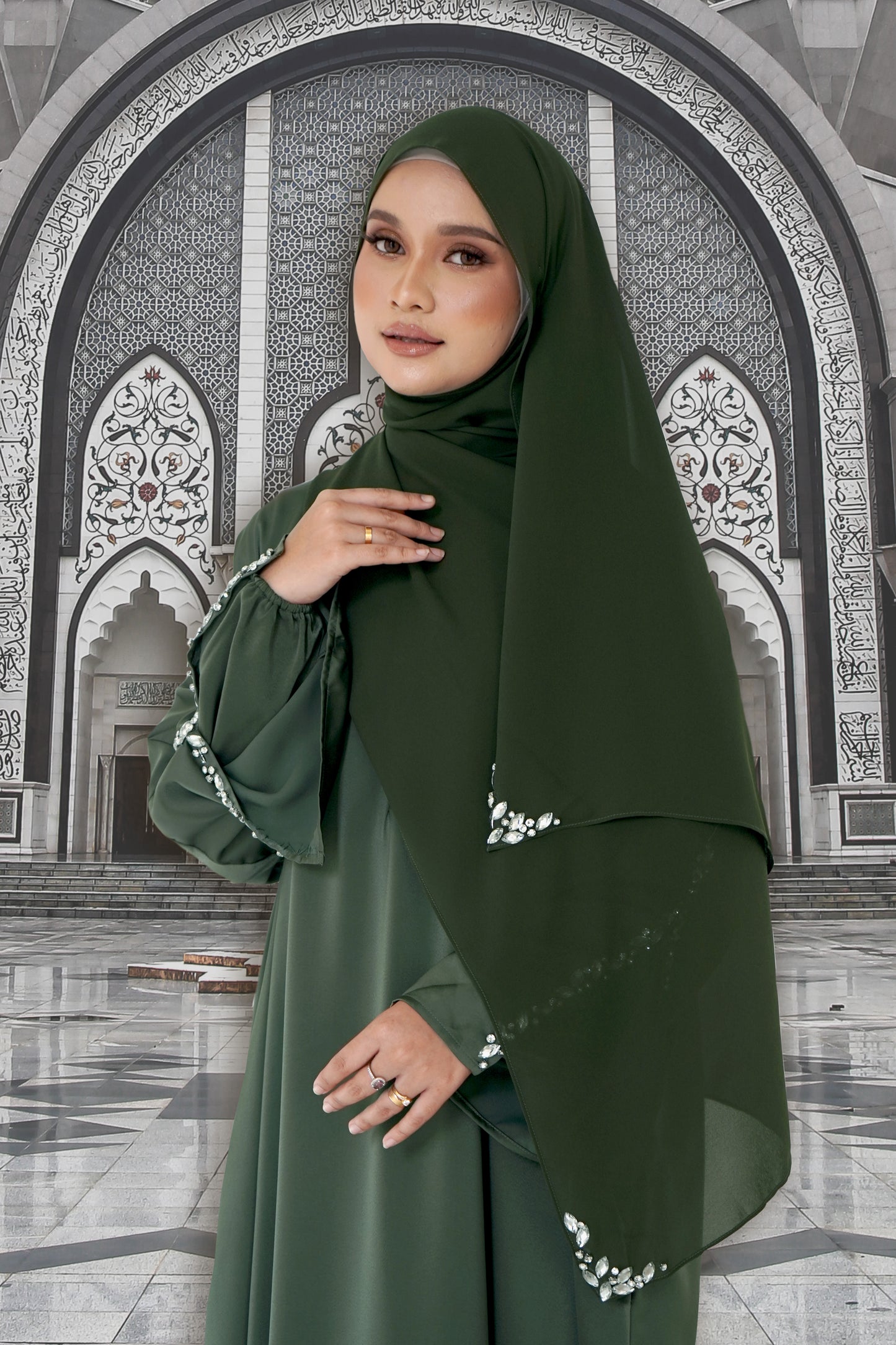 [PRE ORDER EARLY FEB] Qameela in Olive Green