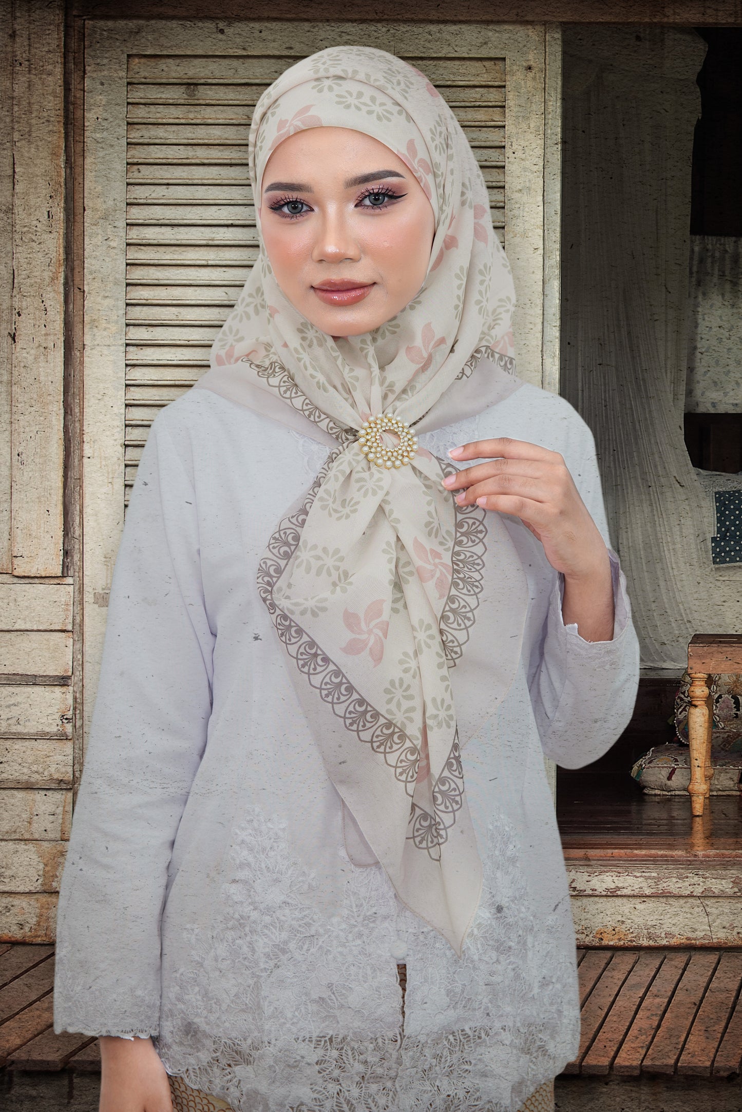 Kuntum in Peachy Cream