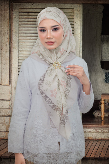 Kuntum in Peachy Cream