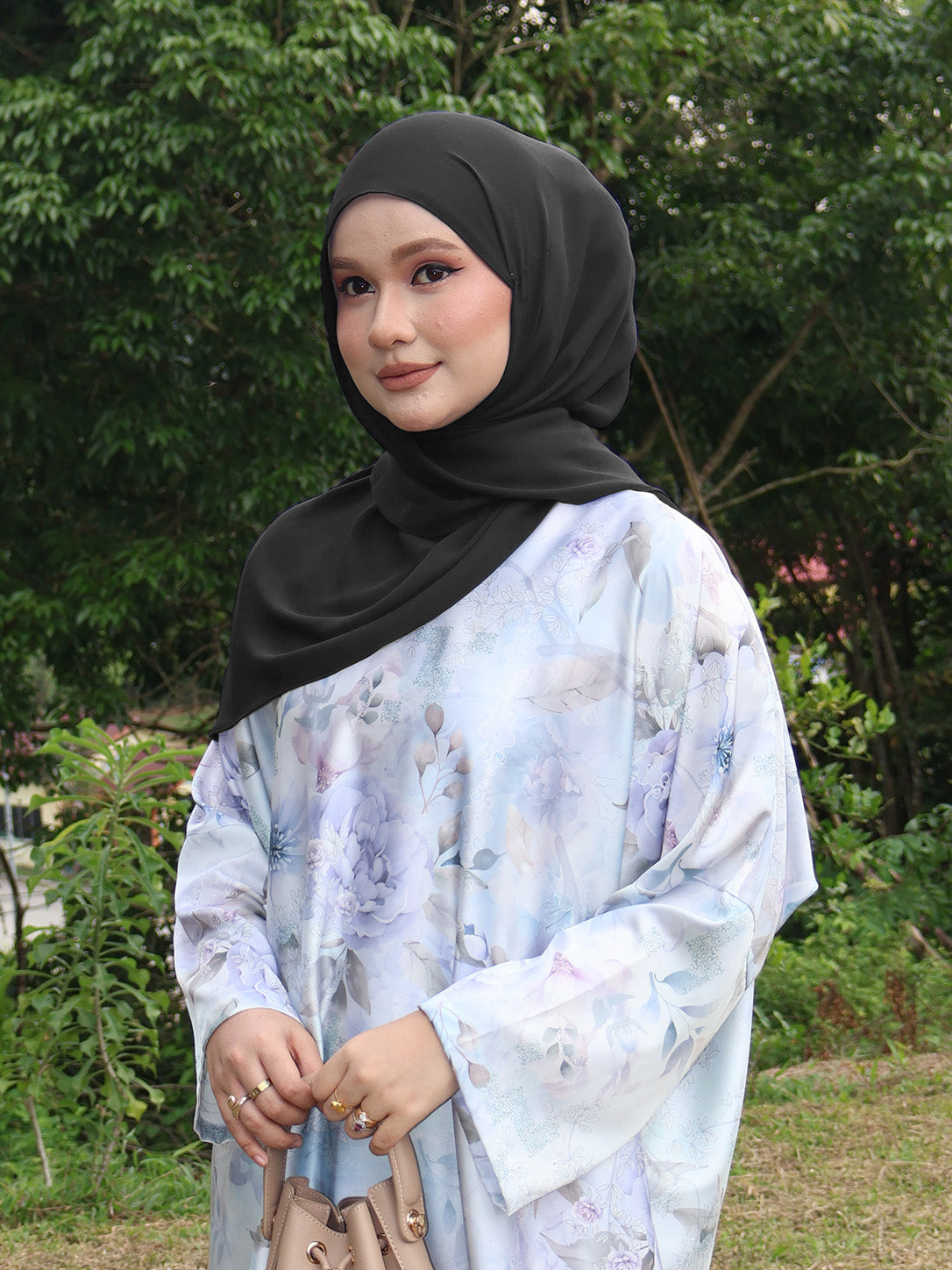 Standard Hoodie Chiffon Shawl Halfmoon in Black