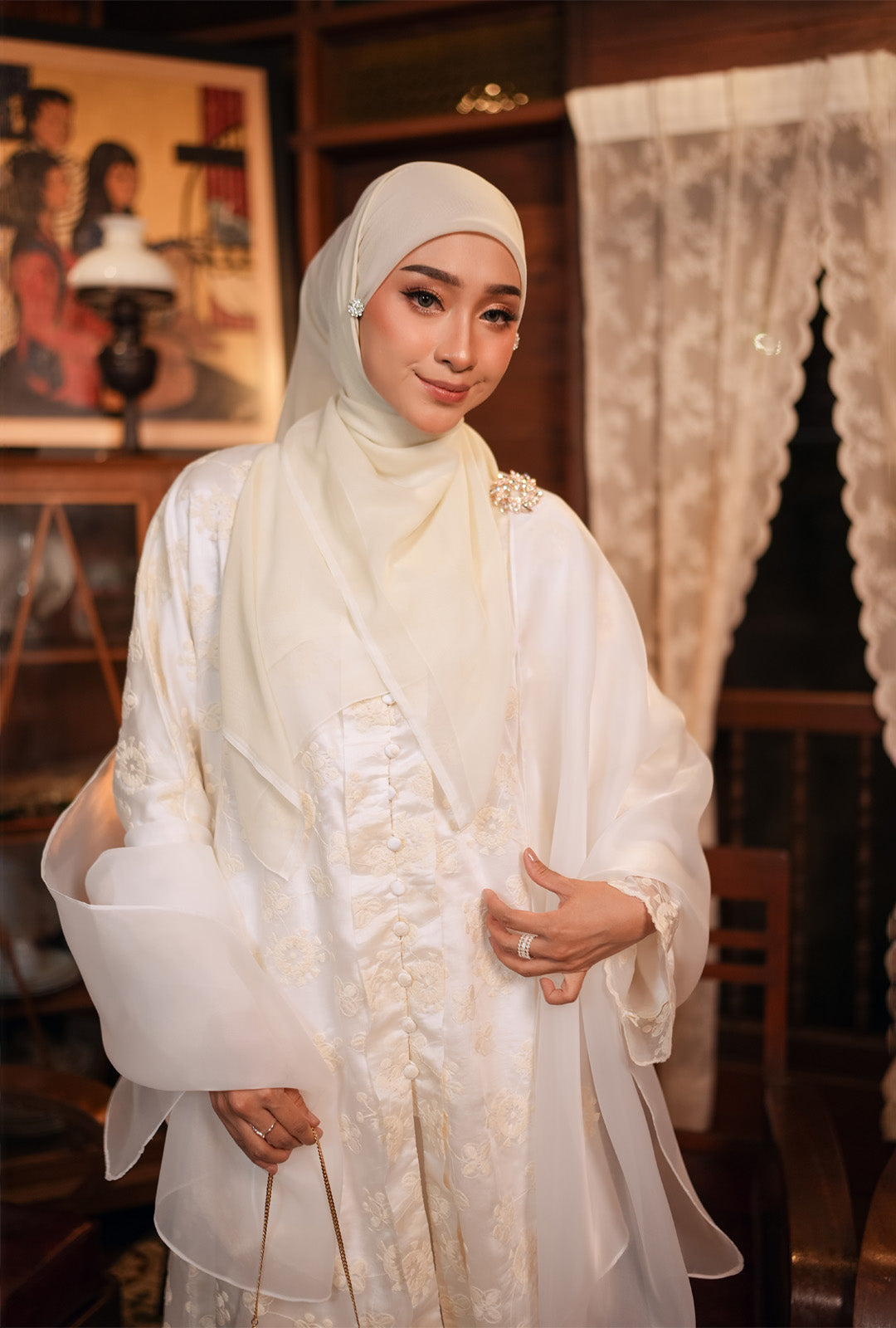 Kebarung Kesuma in White [Pre - Order -15 March]