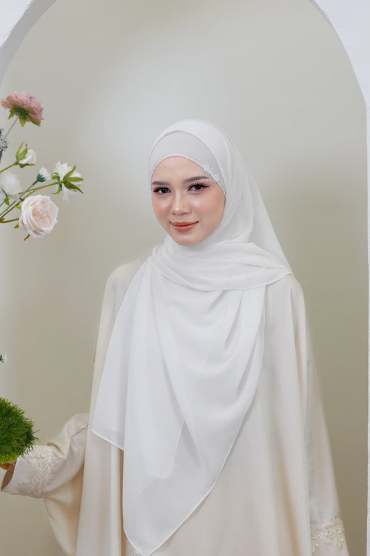 Sumayya Shawl in White