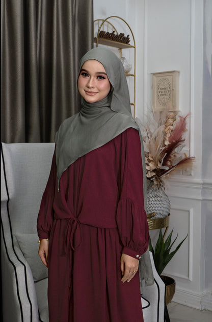 Yana Dress in Maroon