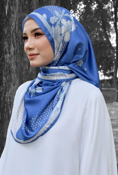 Sakura Shawl (Satin) in Royal Blue