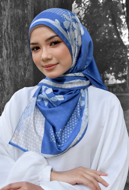 Sakura Shawl (Satin) in Royal Blue