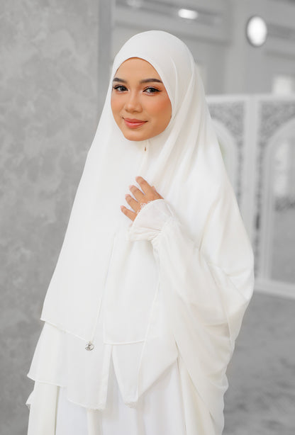 Sumayya Set in White