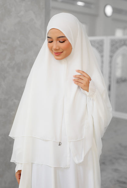 Sumayya Set in White