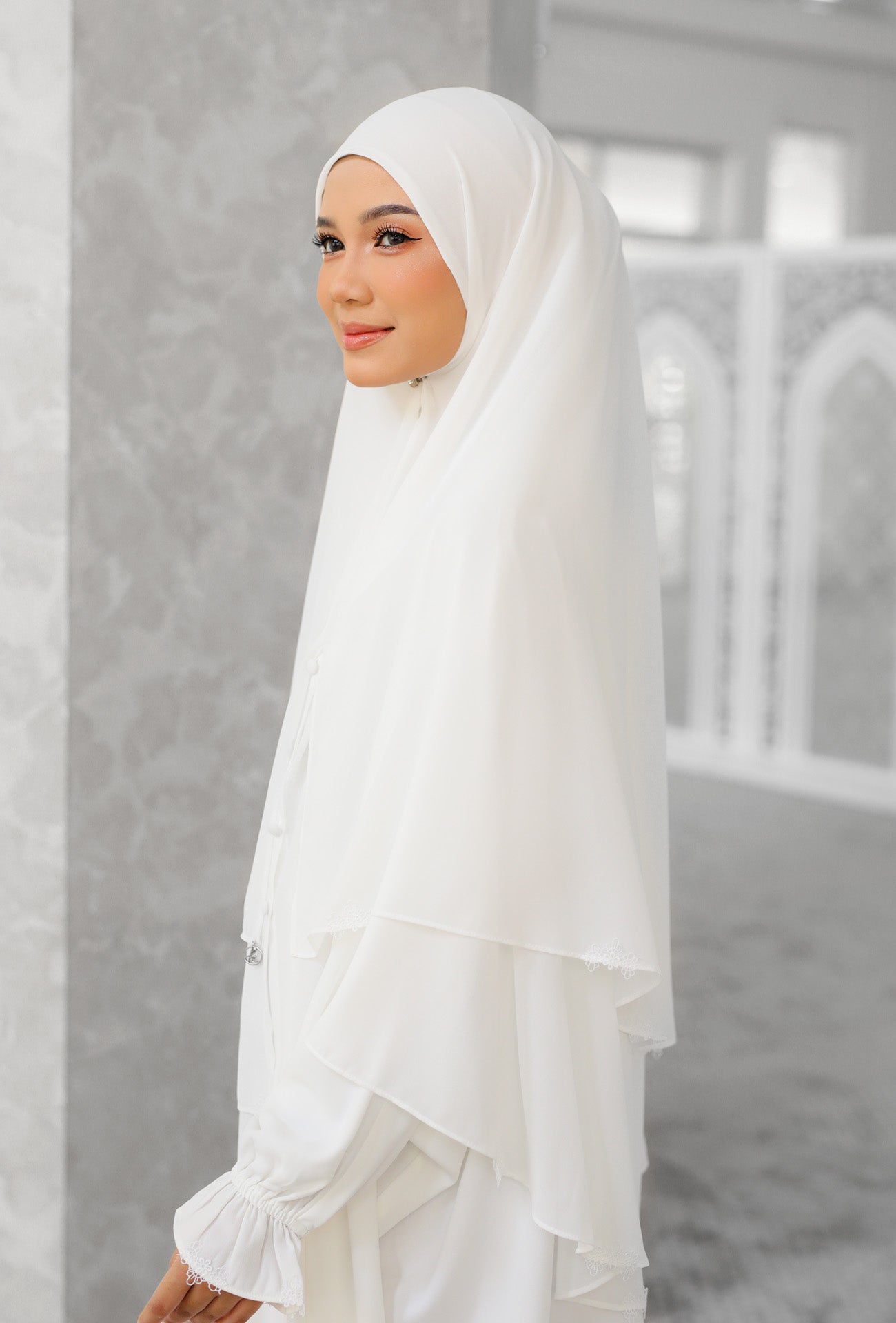 Sumayya Set in White