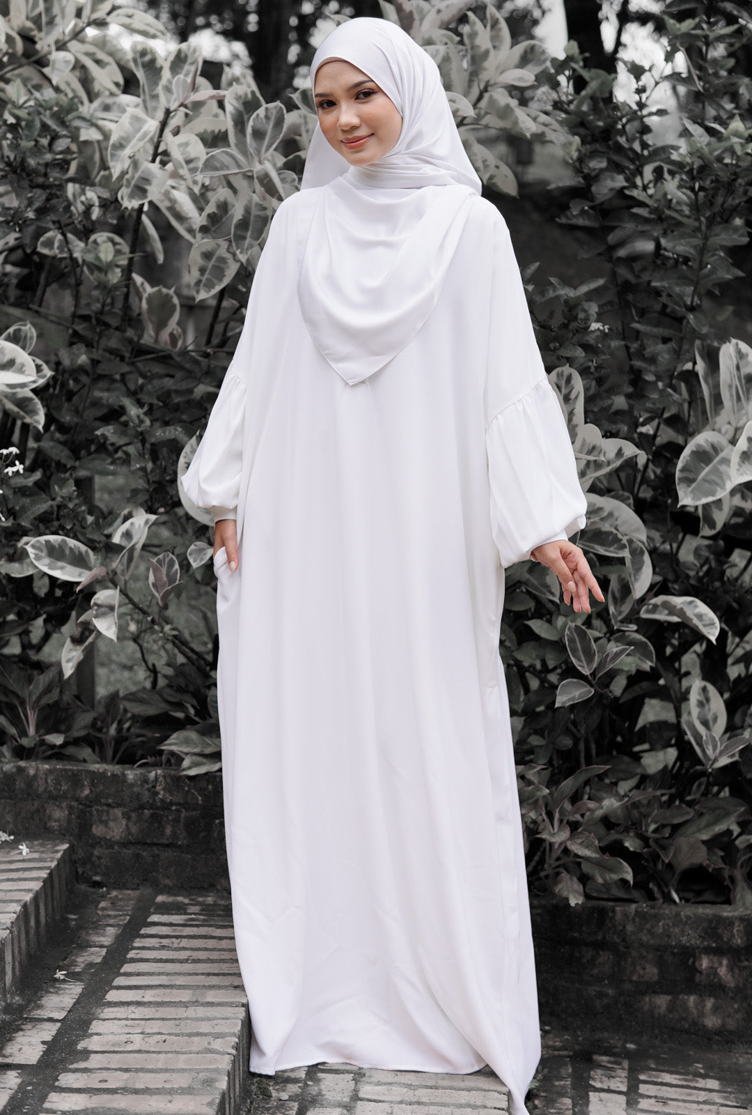 Nyla Dress in Off White