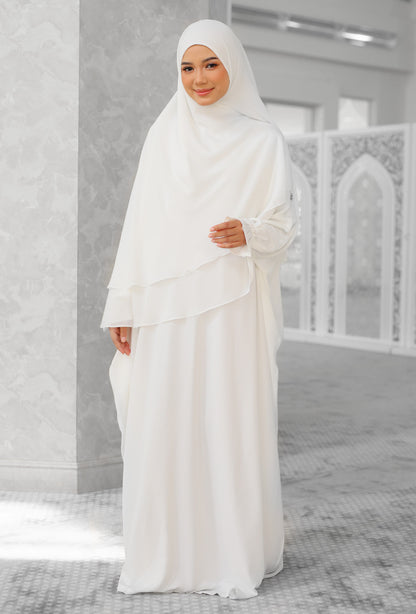 Sumayya Set in White