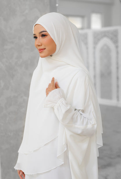 Sumayya Set in White