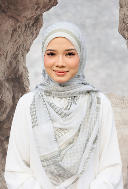 [NEW] Qadira Shawl in Moss Grey